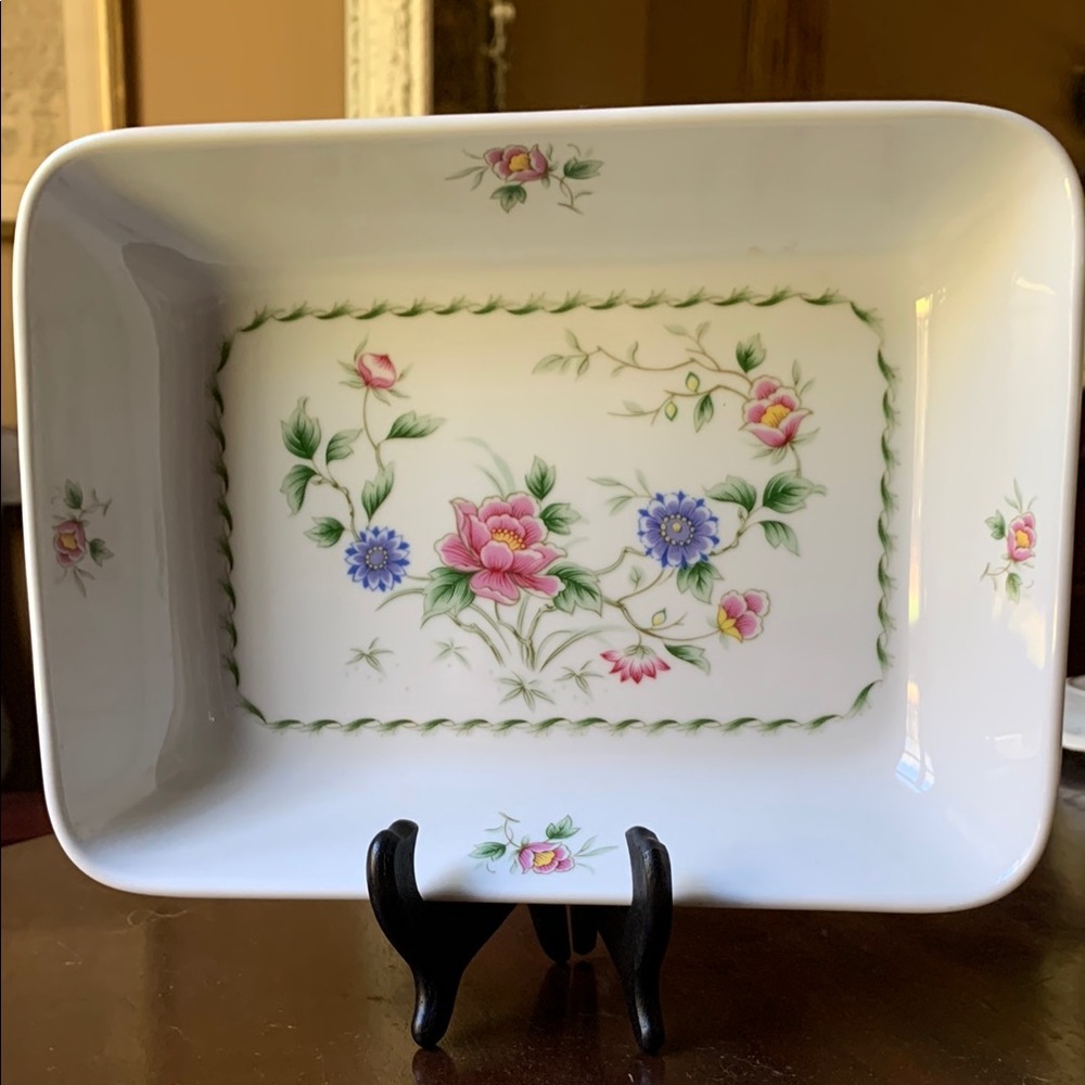 ANDREA FENZI White and Pink Floral Serveware